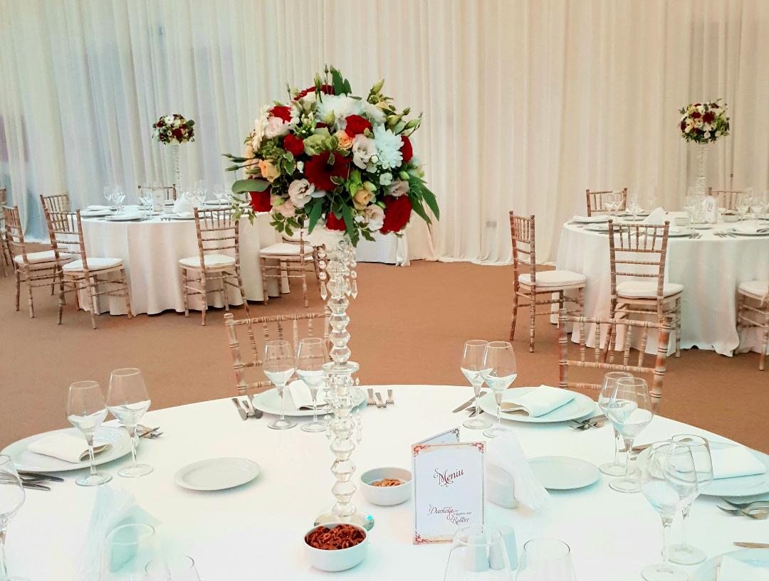 Aranjament sala eveniment mix de flori naturale