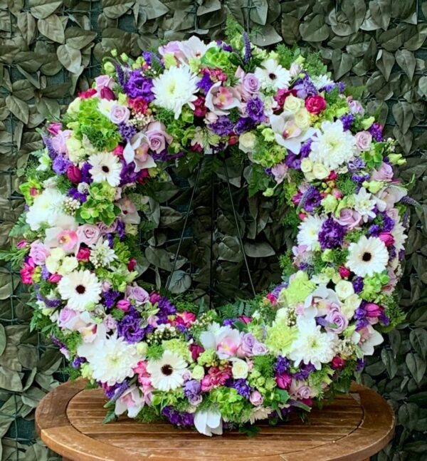 Coroana funerară mix de flori ( 50 cm)