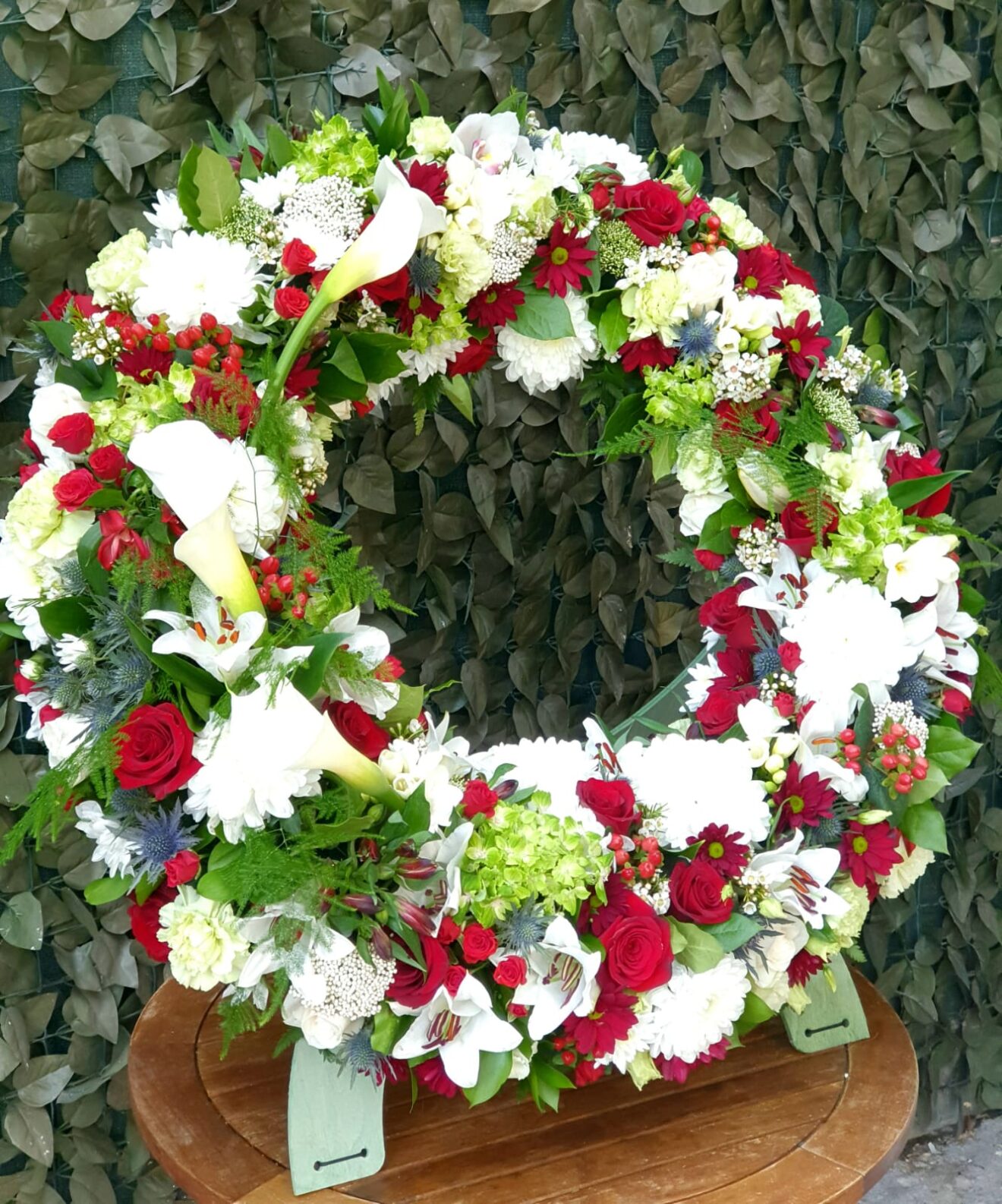 Coroana funerară Maria cu diametru de 72 centimetri