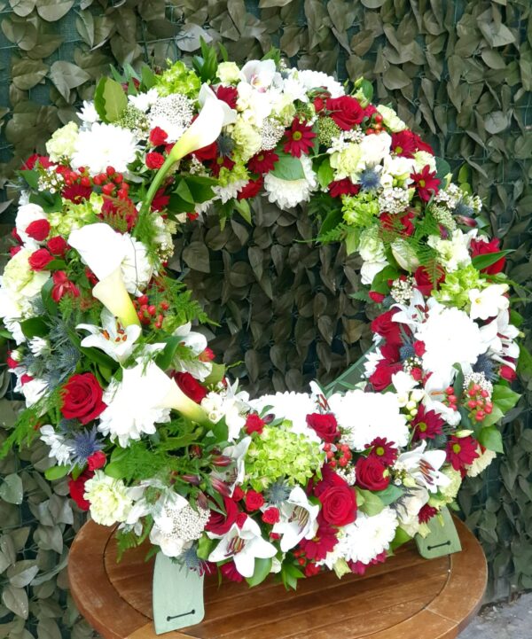 Coroana funerară Maria cu diametru de 72 centimetri