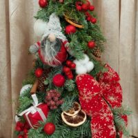 Brăduț ornamental 50cm în culori clasice cu gnom scandinav