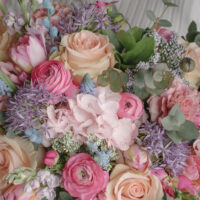 Aranjament cu flori roz Deluxe