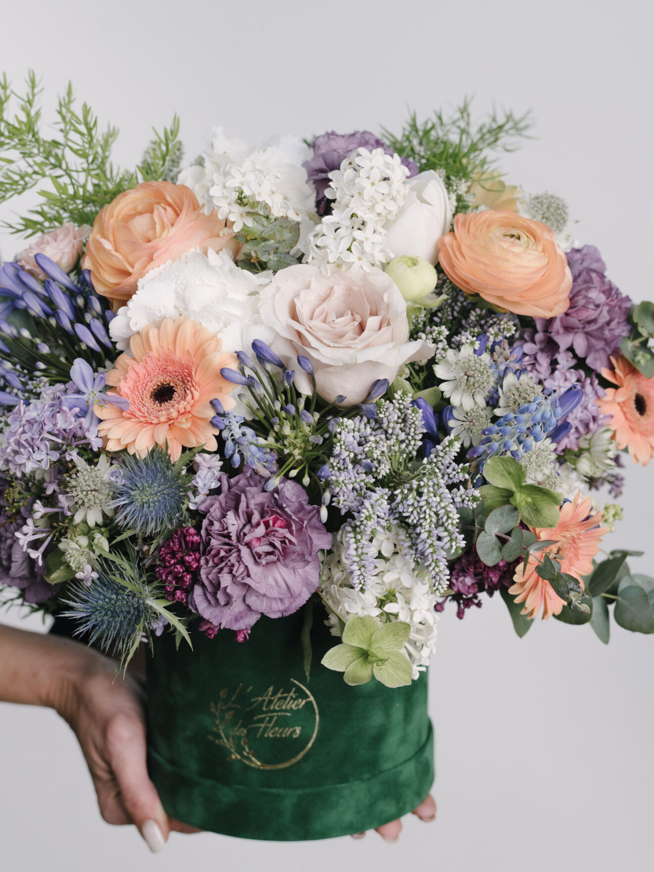 Aranjament L’Atelier des Fleurs în cutie verde