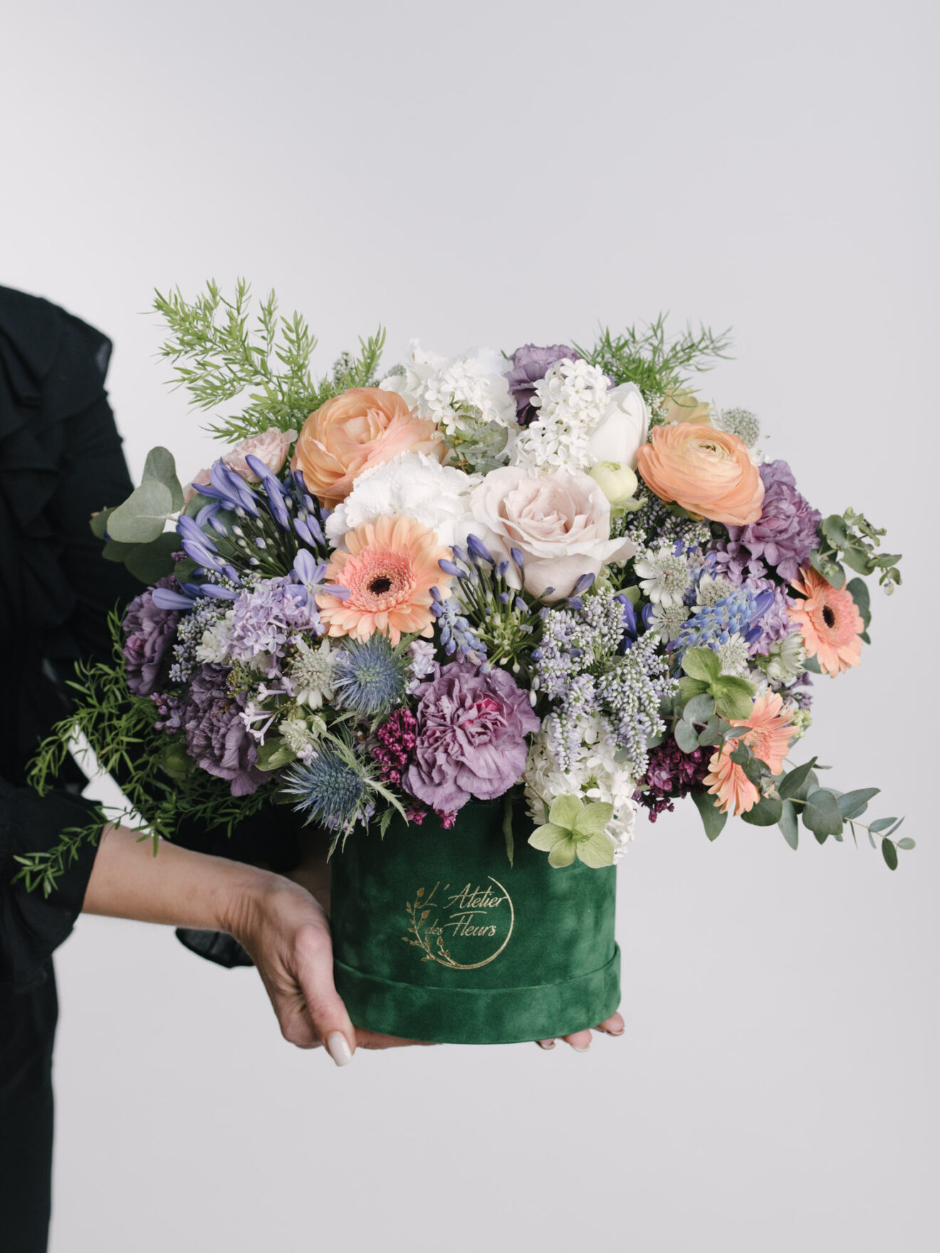 Aranjament L’Atelier des Fleurs în cutie verde