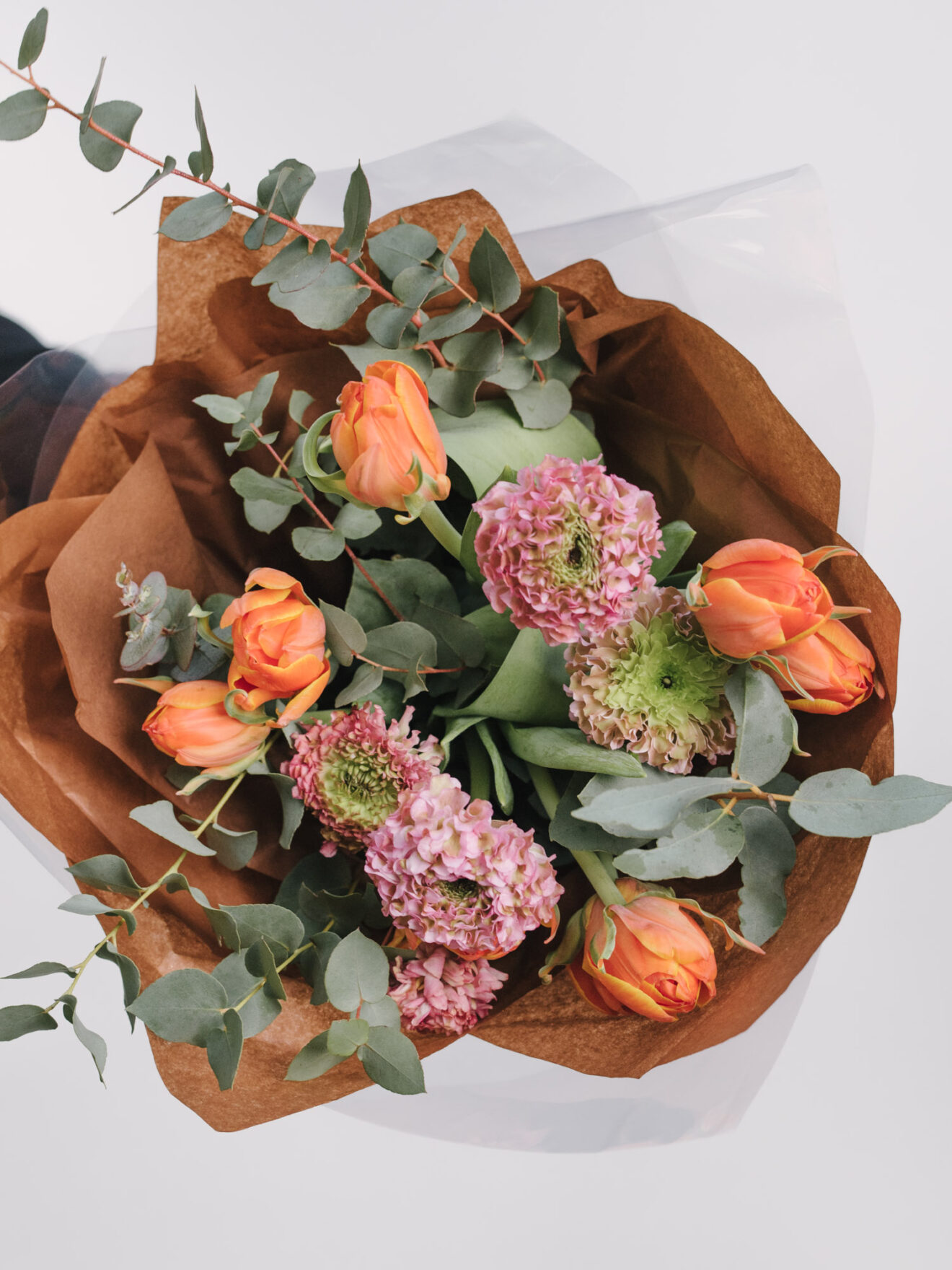 Buchet cu lalele și ranunculus