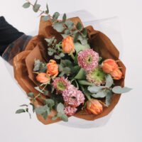 Buchet cu lalele și ranunculus