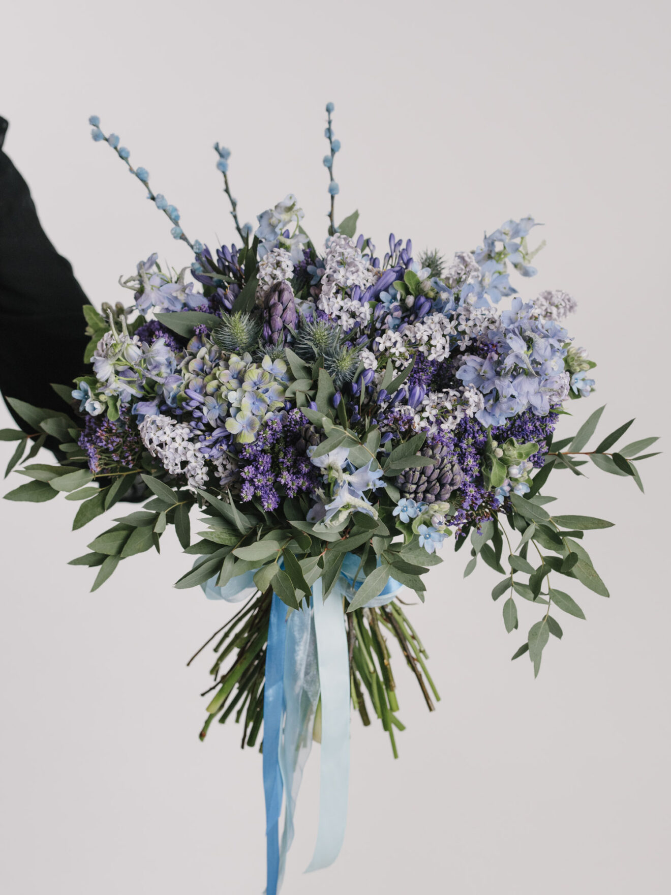 Buchet cu liliac, oxypetalum și zambile