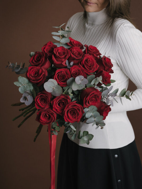 Buchet cu trandafiri roșii L’Atelier des Fleurs