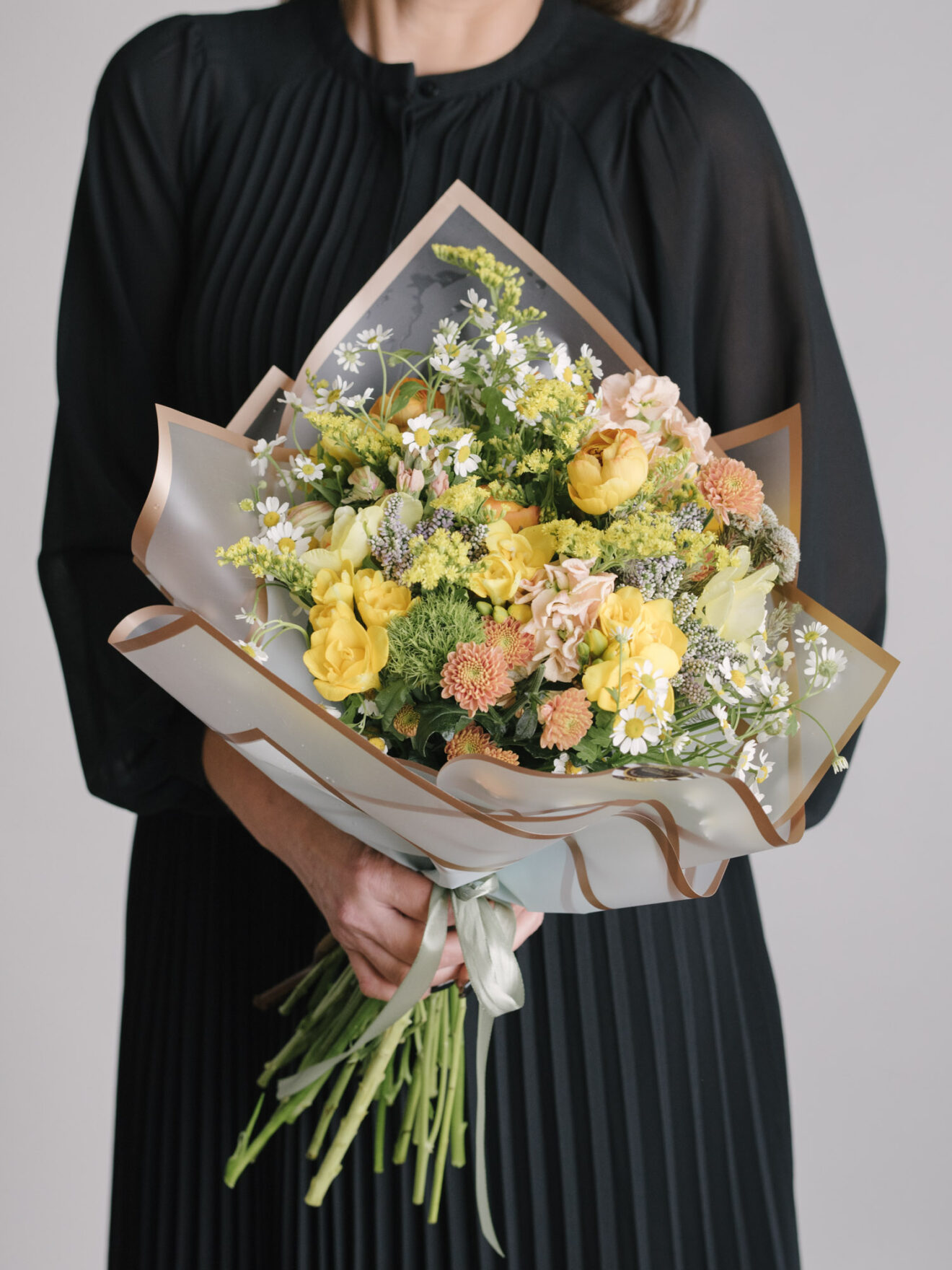Buchet de flori galben auriu