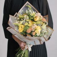 Buchet de flori galben auriu