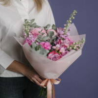 Buchet fucsia cu ranunculus