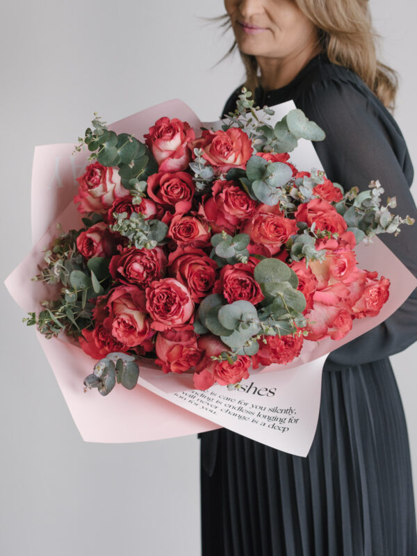 Buchet intens cu trandafiri Salmon Orange