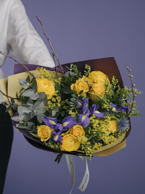 Buchet primăvăratec cu flori galbene