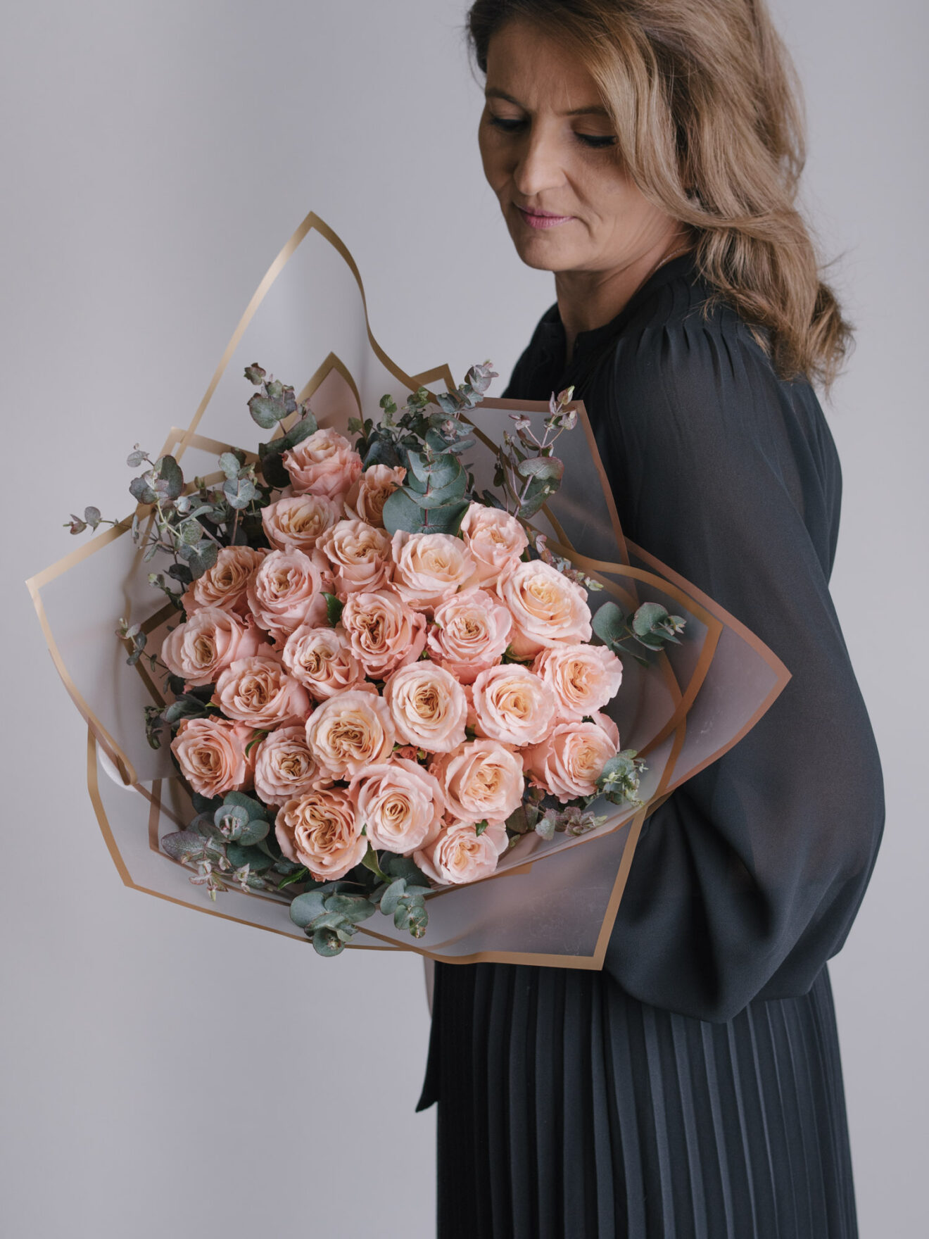 Buchet cu trandafiri corai