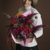 Buchet-de-flori-in-culori-intense