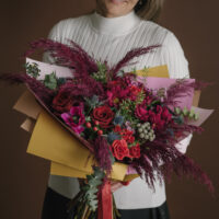 Buchet-de-flori-in-culori-intense