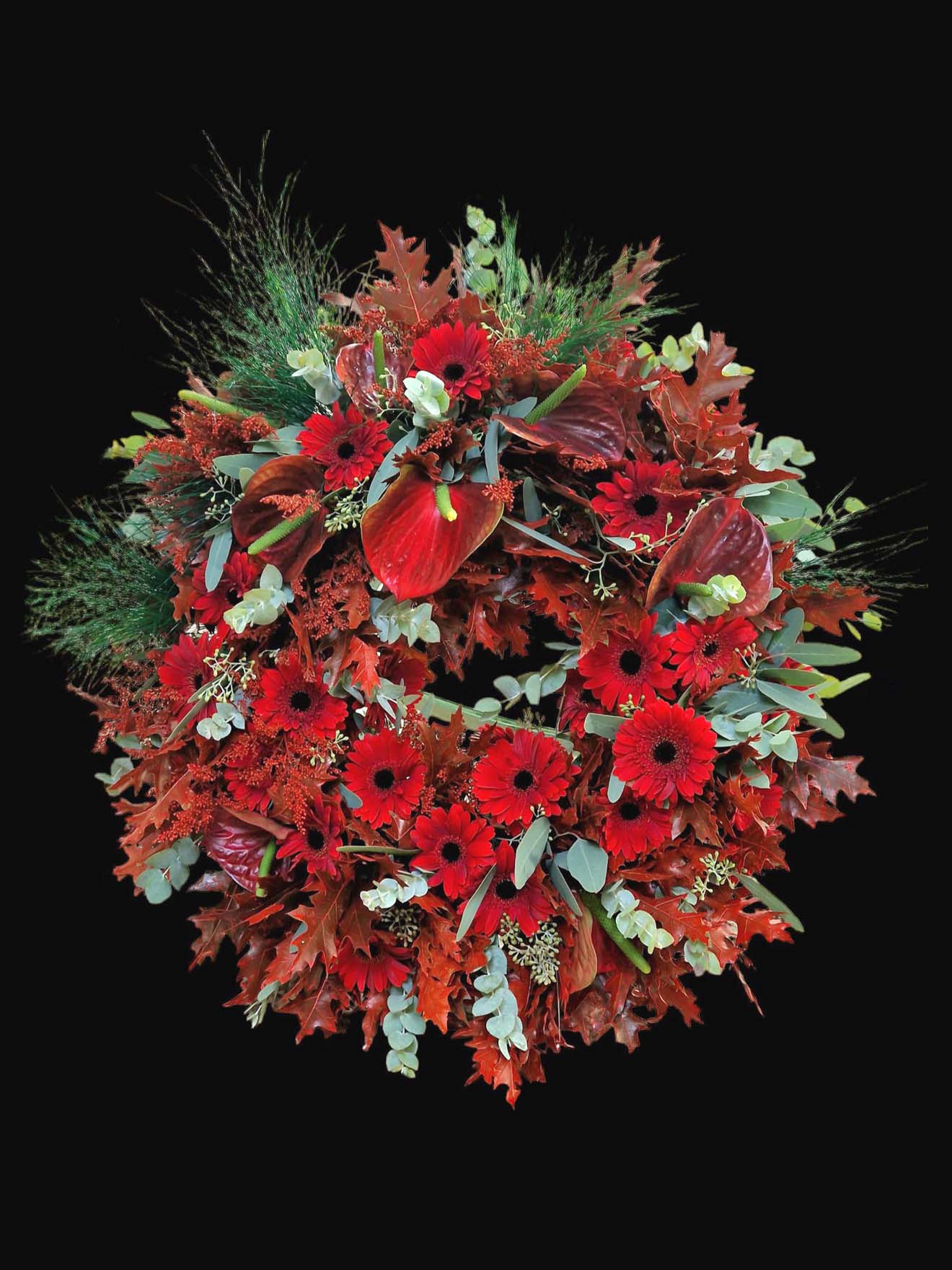 Coroana-funerara-in-nuante-de-rosu